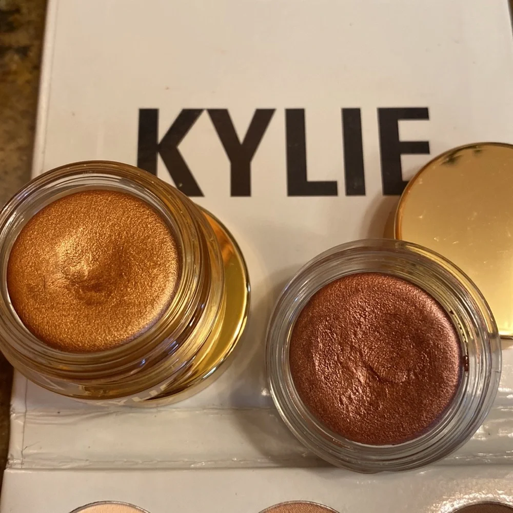 Kylie Cosmetics Birthday Edition Eyeshadow Palette with Gold And Rose Gold Pots